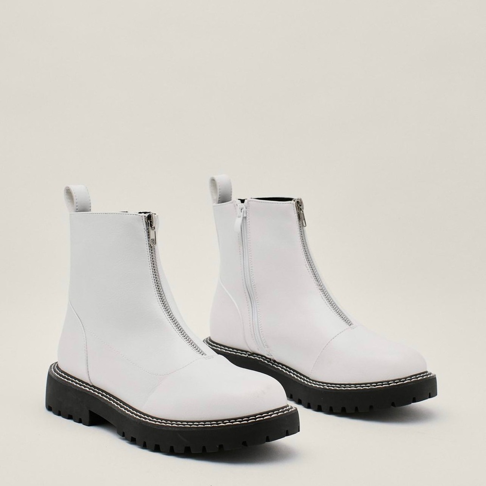 NWOT Nasty Gal faux leather front zip up boots — size 6.5